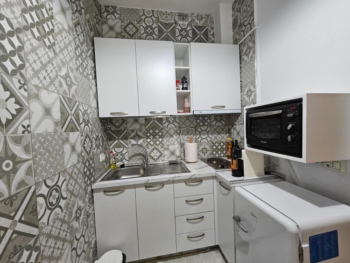 Vibe Studio Apartment Тирана Екстер'єр фото