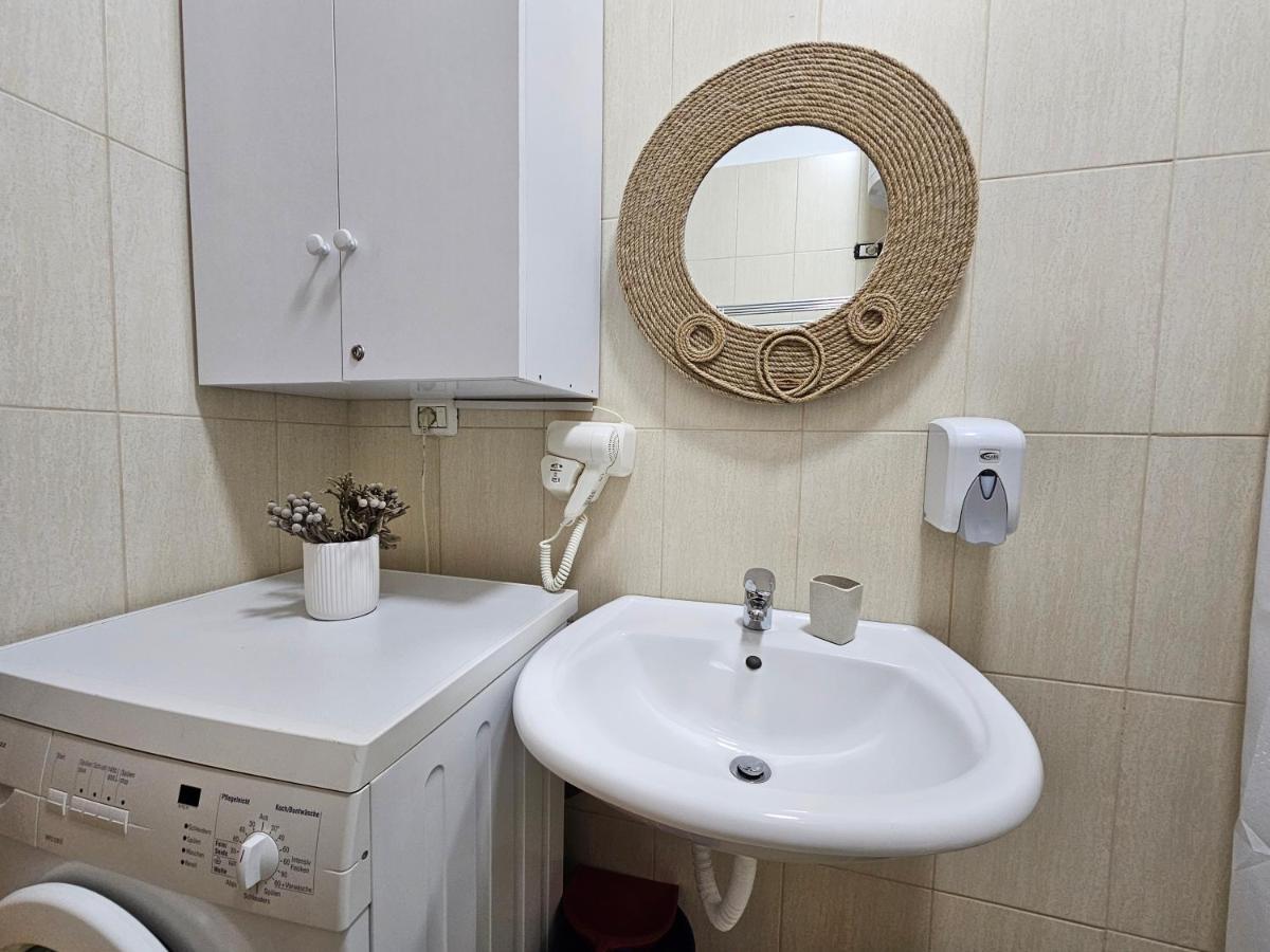 Vibe Studio Apartment Тирана Екстер'єр фото